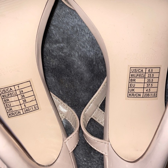 Heels - Picture 4 of 4